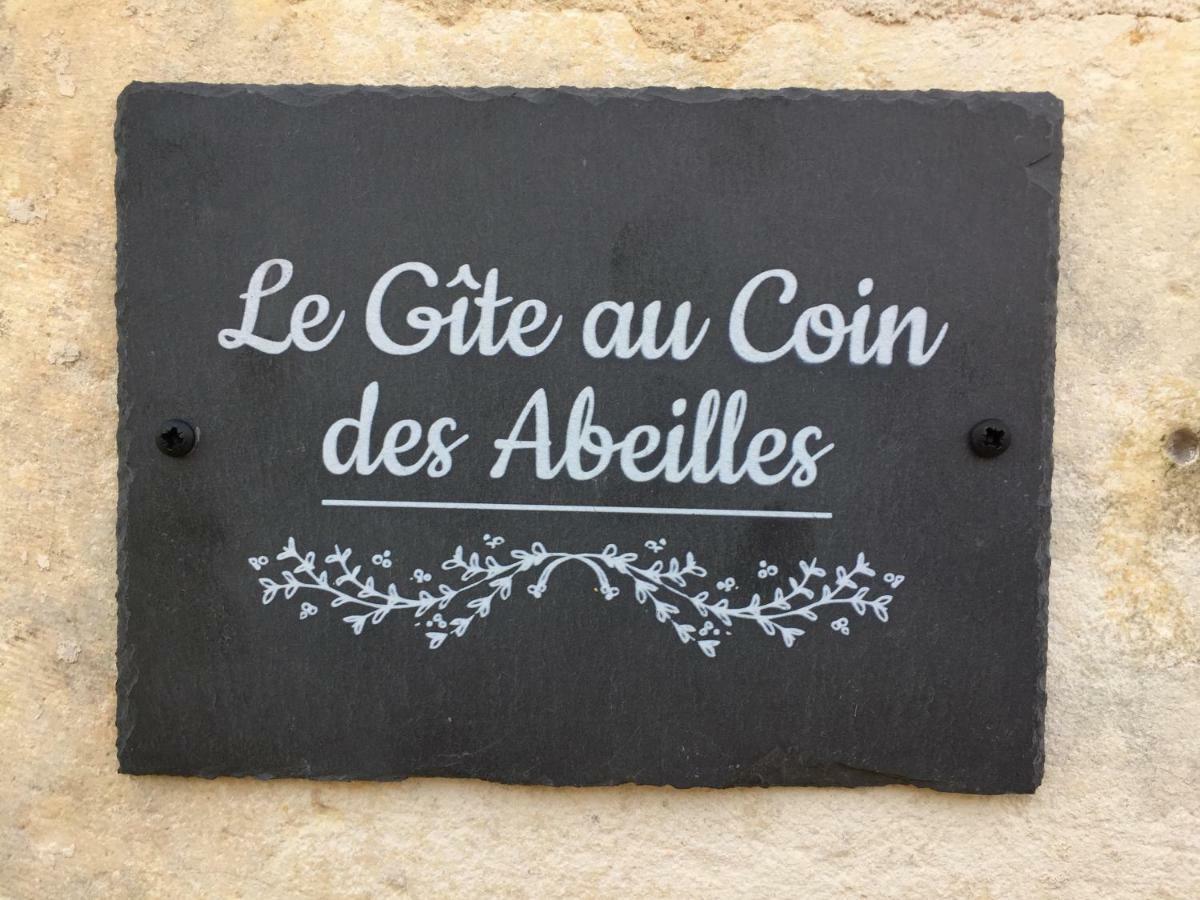 Le Gite Au Coin Des Abeilles La Caillère Esterno foto