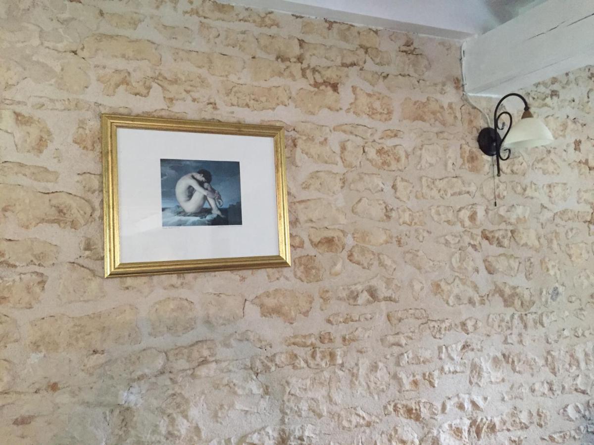 Le Gite Au Coin Des Abeilles La Caillère Esterno foto